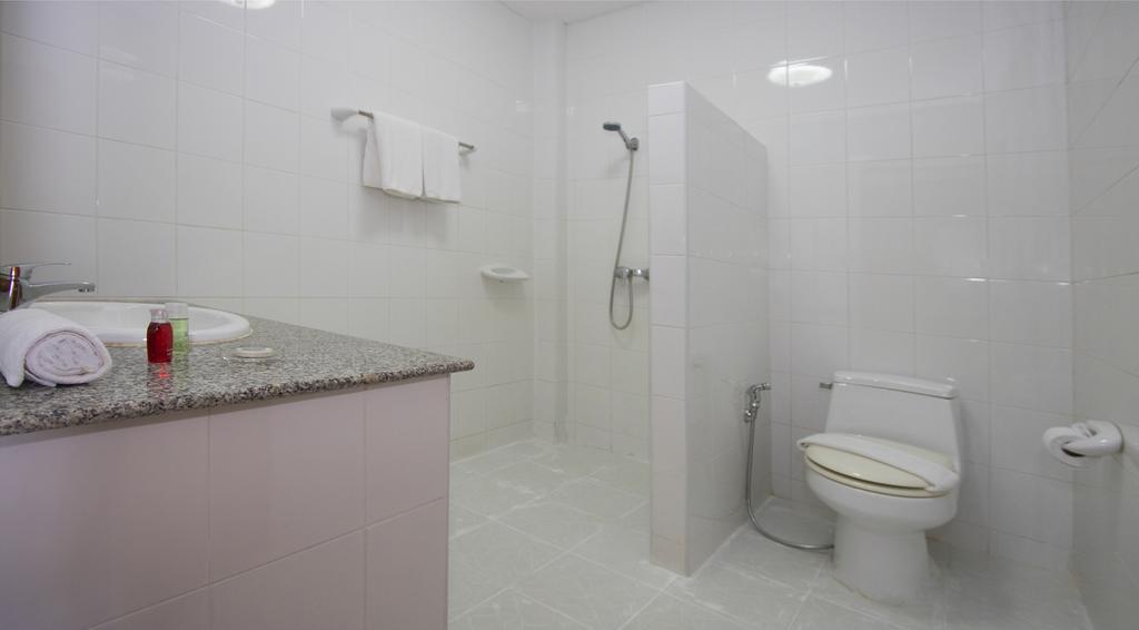 Corrib Village South Beach Pattaya Room photo