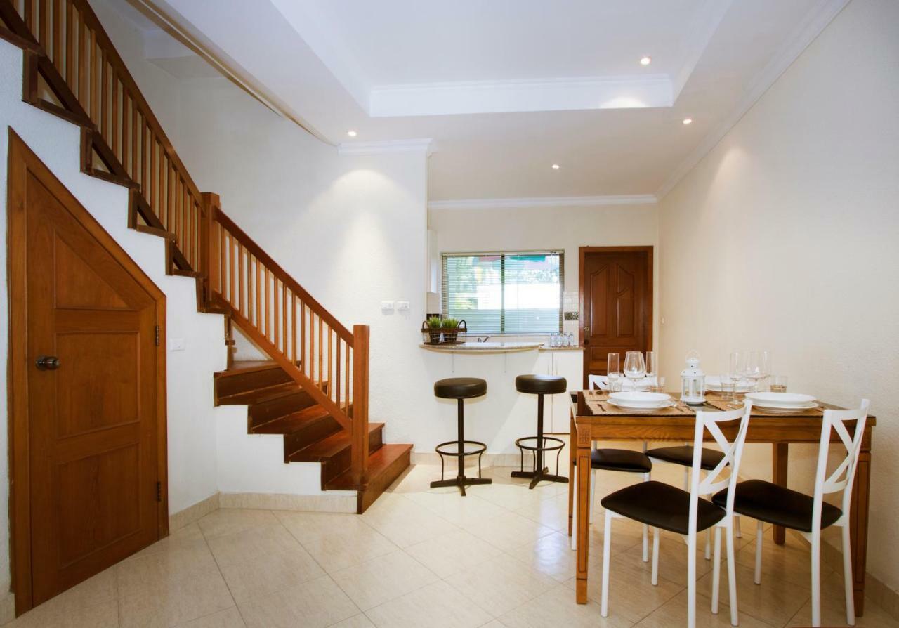 Corrib Village South Beach Pattaya Exterior photo