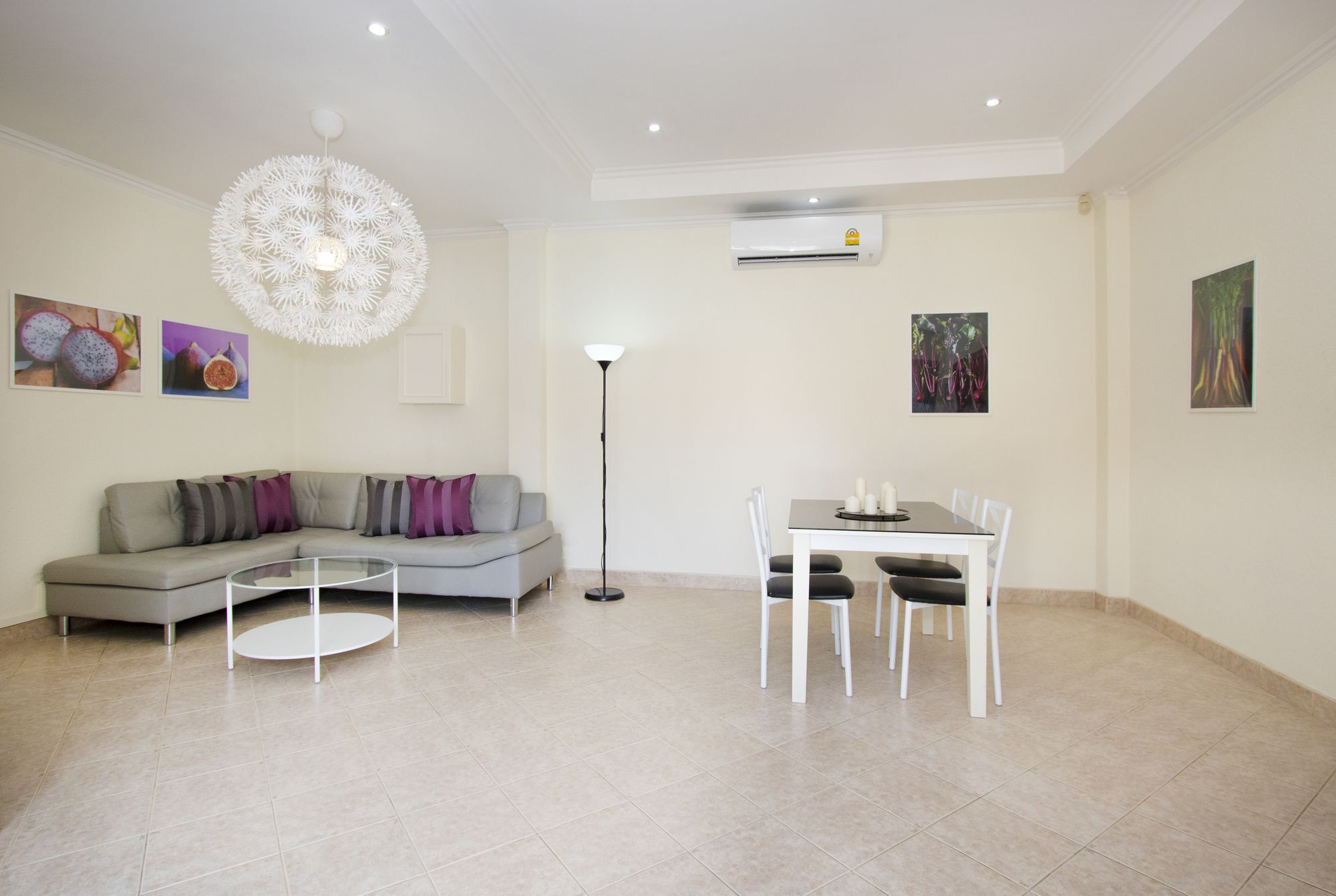 Corrib Village South Beach Pattaya Exterior photo